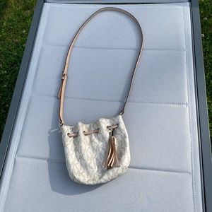 Cross body bag